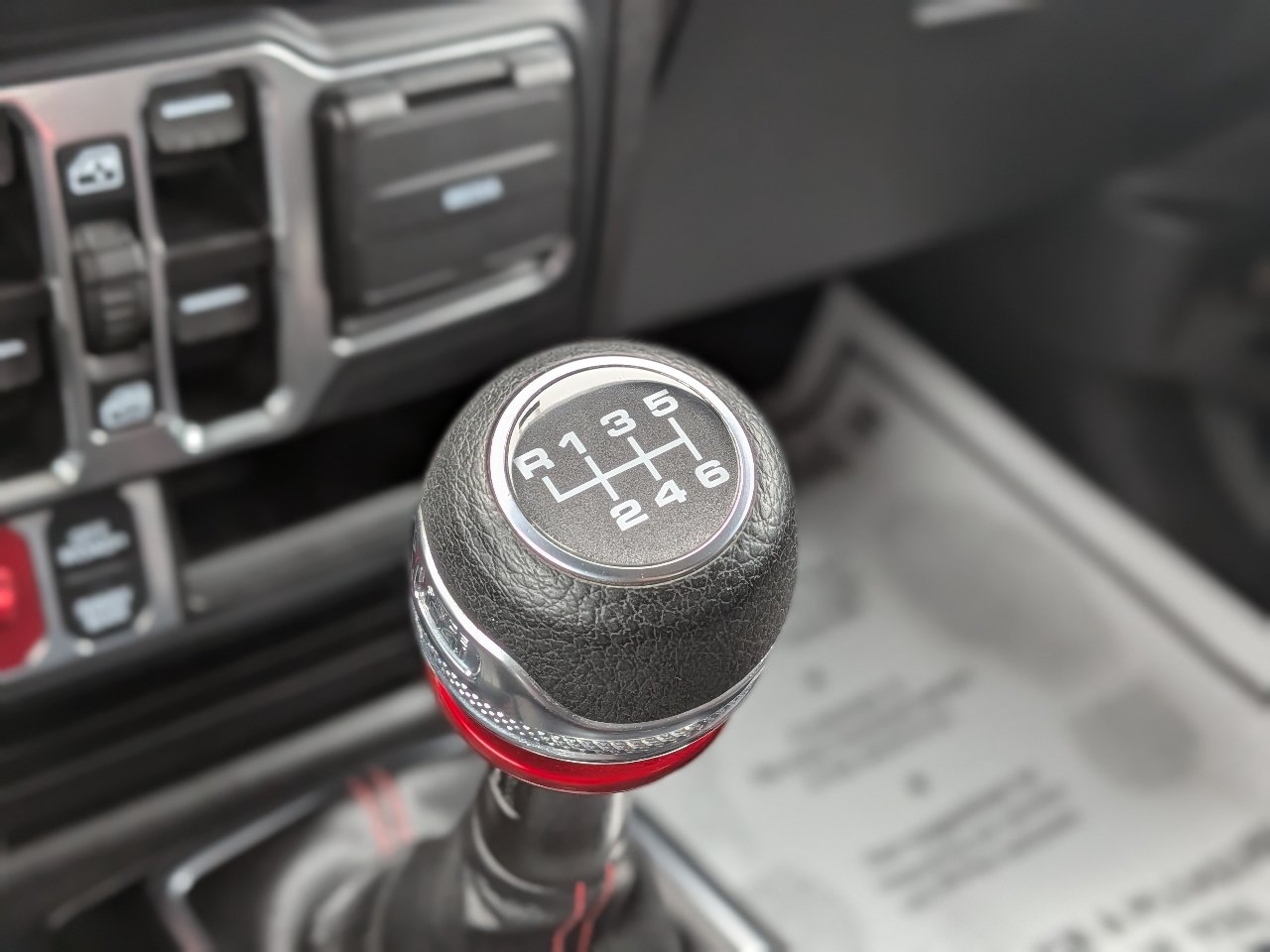 Used 2023 Jeep Gladiator Rubicon w/ Cold Weather Group AWD/4WD image 19