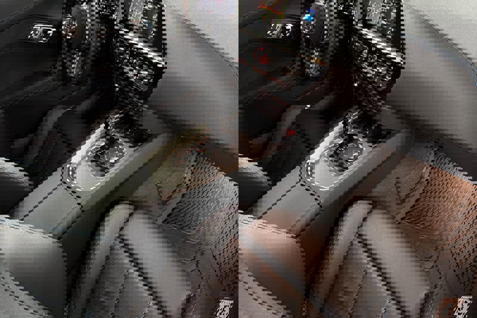 Used 2022 BMW Z4 M40i w/ Premium Package image 17