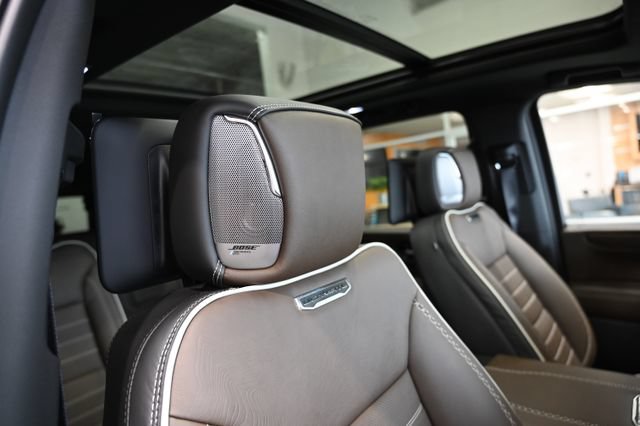 New 2026 GMC Yukon XL Denali Ultimate w/ LPO, Floor Liner Package AWD/4WD image 19