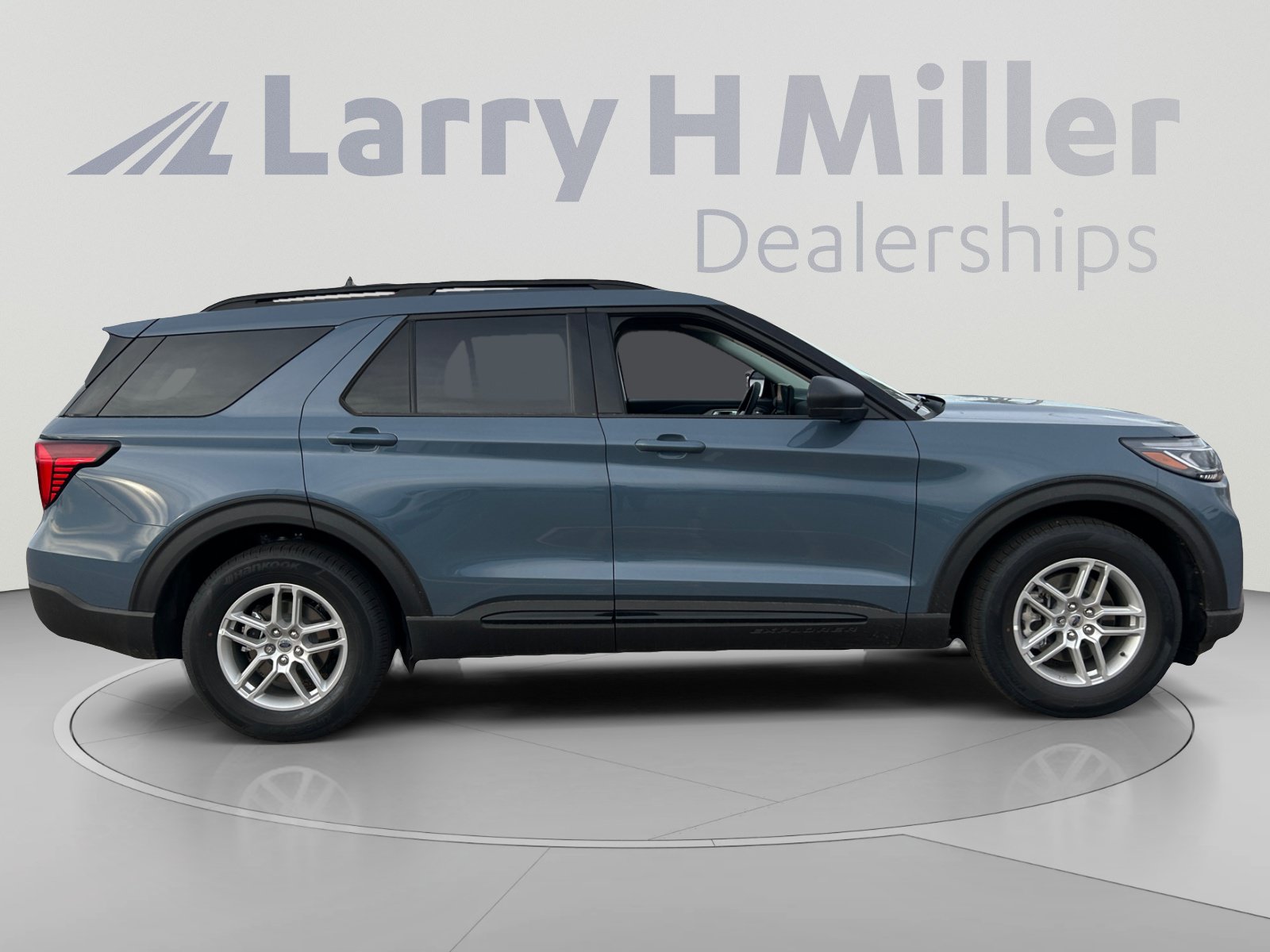 New 2026 Ford Explorer Active RWD image 6