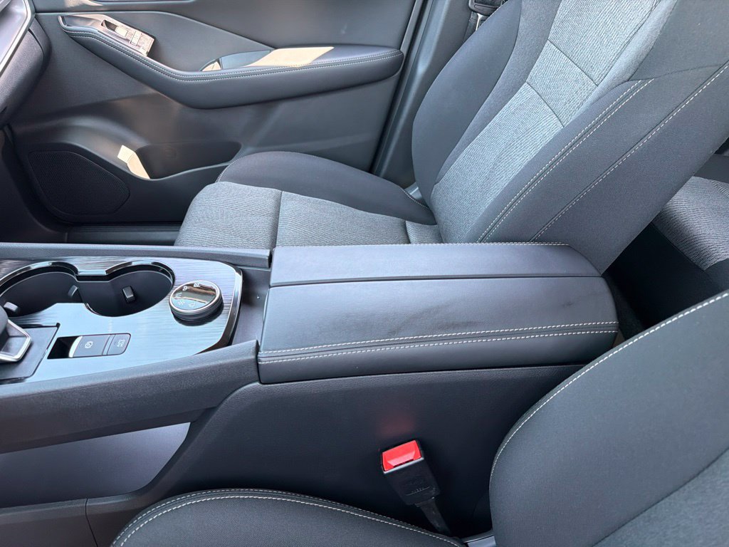 Used 2026 Nissan Rogue SV w/ Cold Weather Package AWD/4WD image 17
