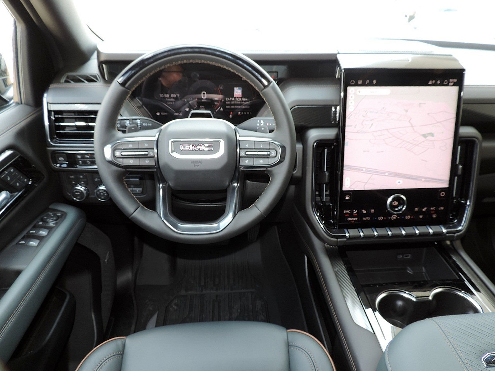 New 2026 GMC Yukon AT4 w/ AT4 Premium Plus Package AWD/4WD image 23