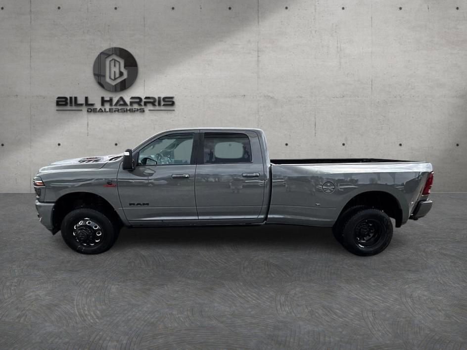 New 2026 RAM 3500 Laramie AWD/4WD image 9