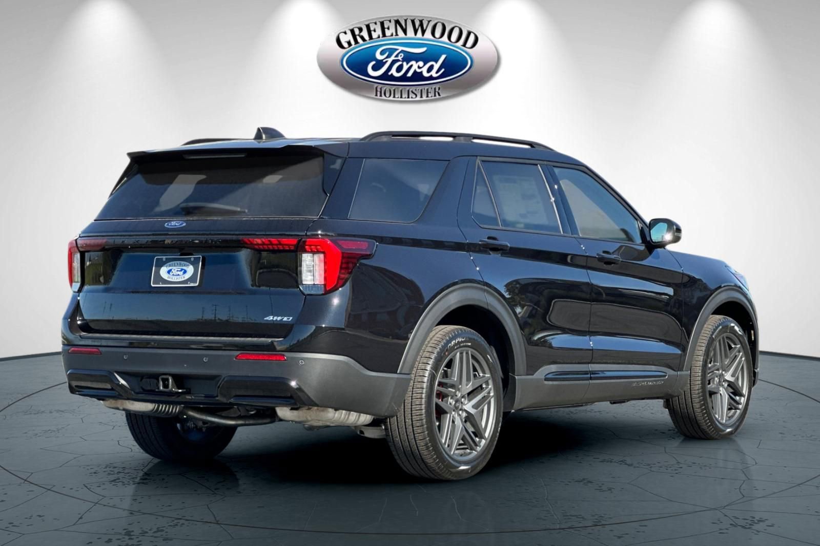 New 2026 Ford Explorer ST-Line w/ ST-Line Street Pack image 4