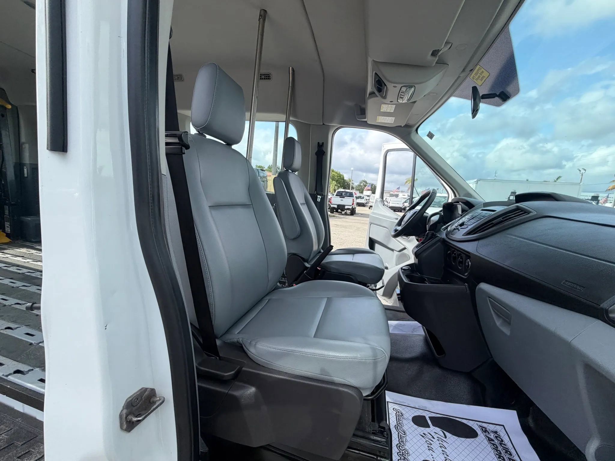 Used 2017 Ford Transit 350 XL RWD image 19