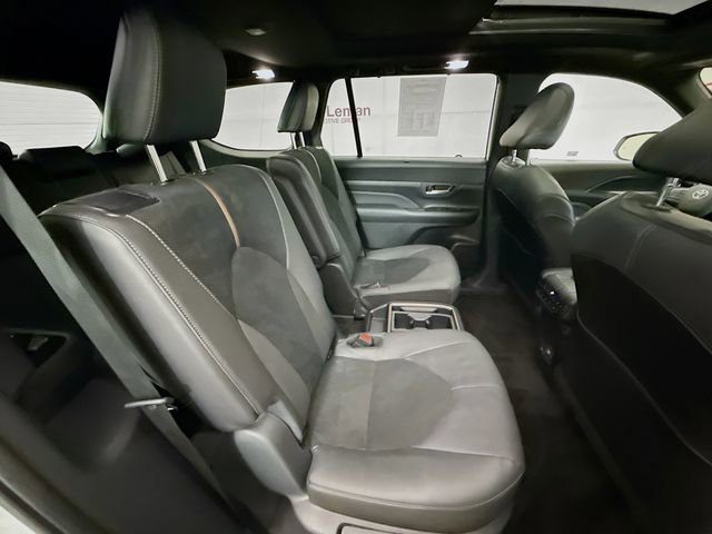 Used 2024 Toyota Grand Highlander AWD Hybrid image 29
