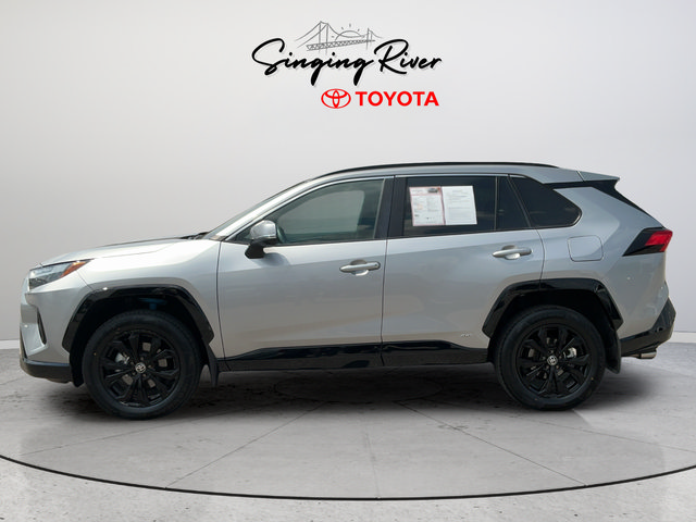Used 2022 Toyota RAV4 SE w/ SE Grade Weather Package AWD/4WD image 4