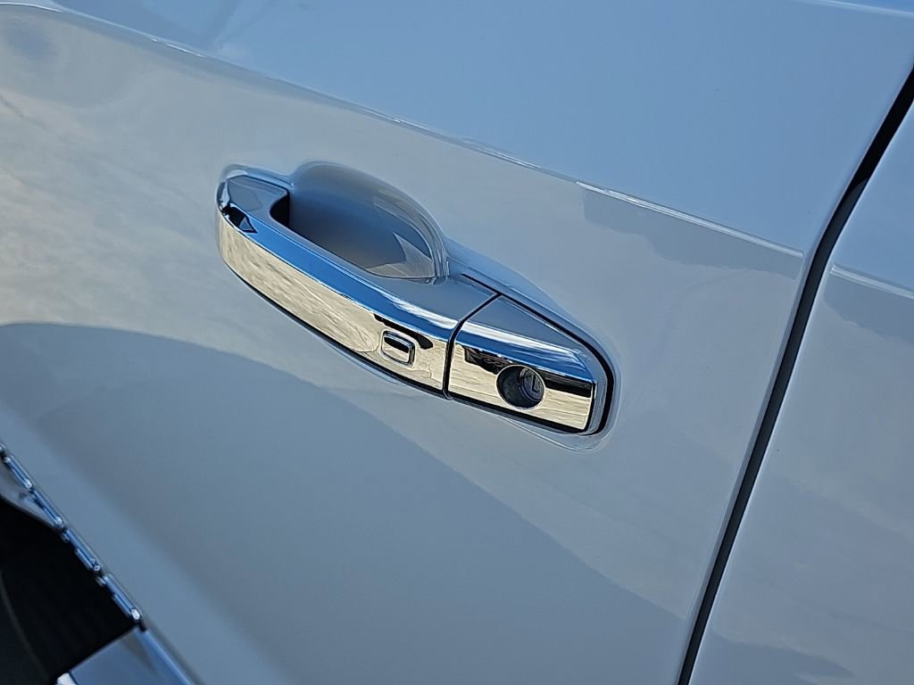 New 2026 GMC Sierra 1500 SLT w/ SLT Premium Plus Package image 9