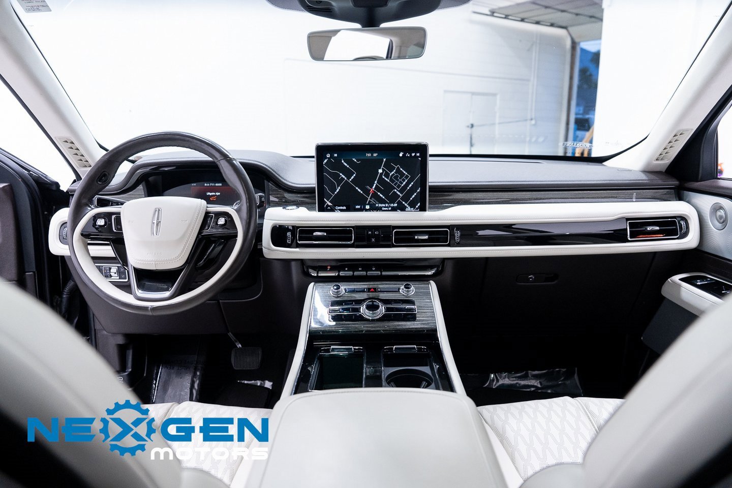 Used 2022 Lincoln Aviator Black Label w/ Dynamic Handling Package image 7