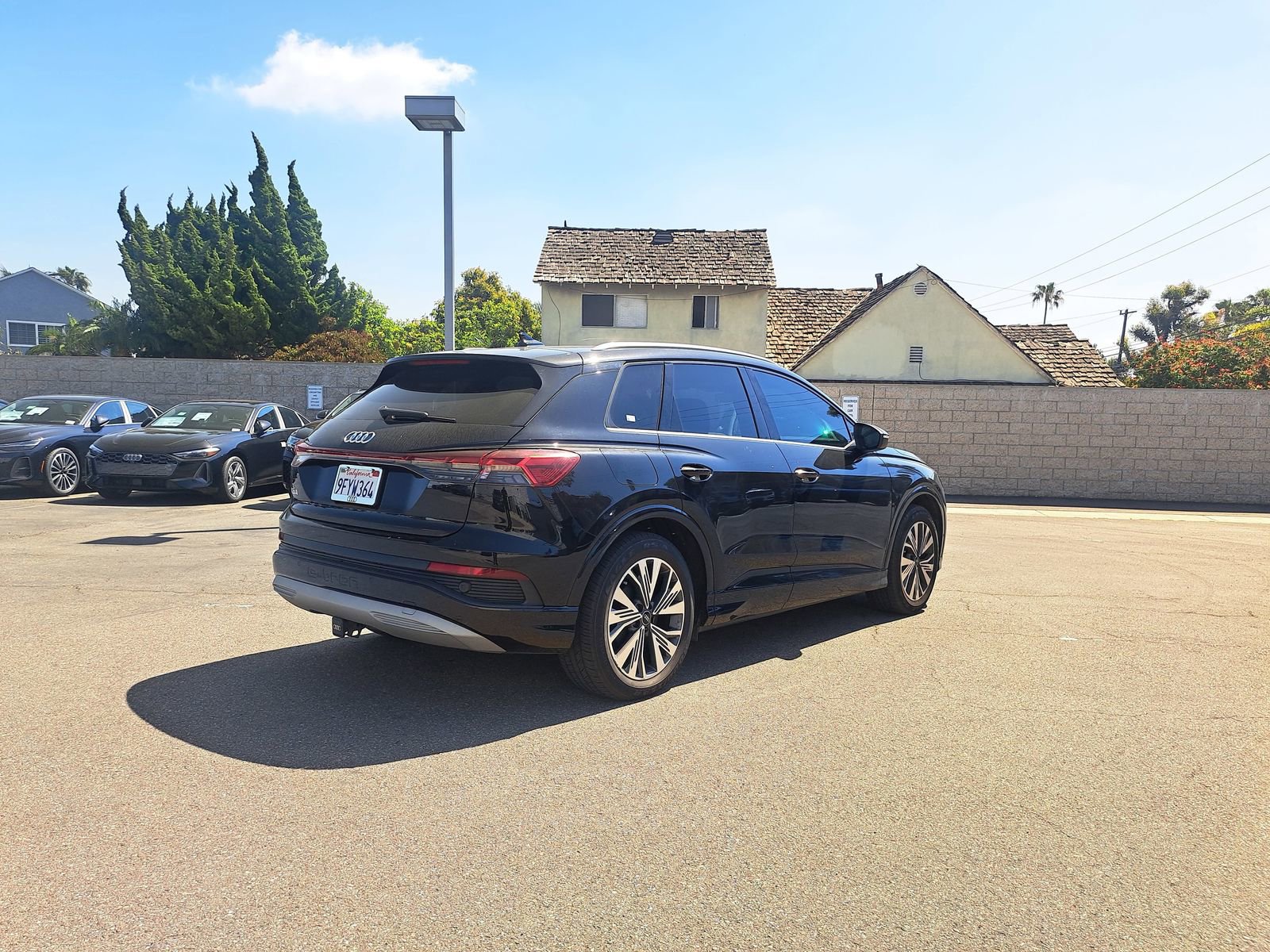 Used 2023 Audi Q4 e-tron Premium Plus w/ Premium Plus image 3