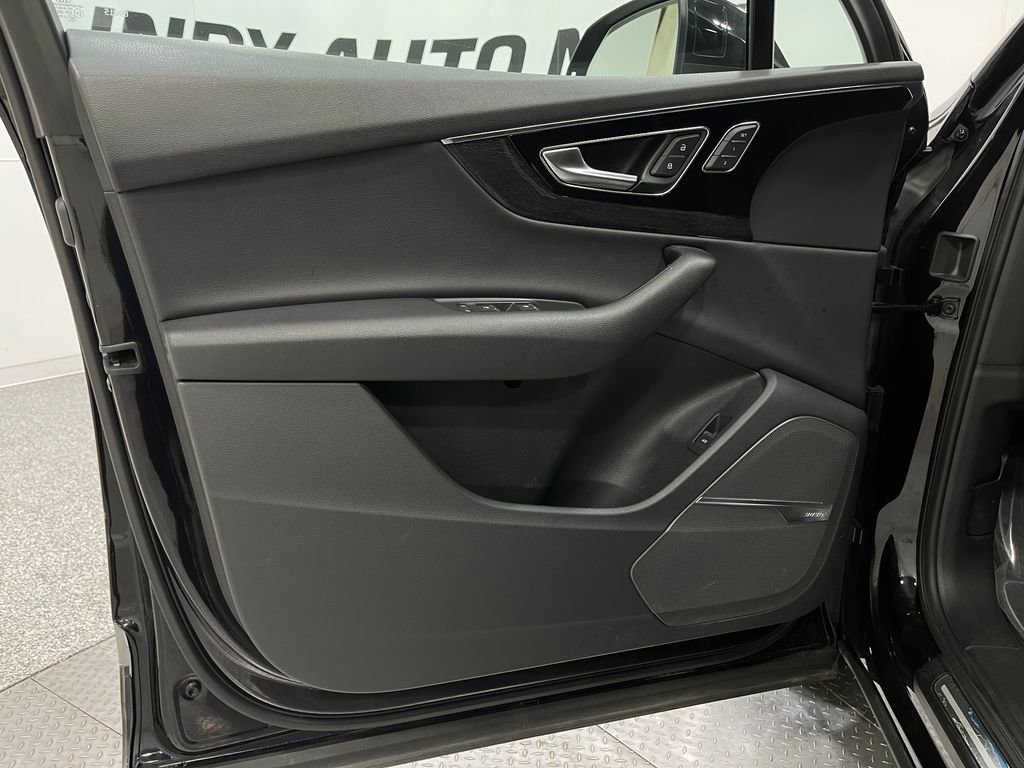 Used 2018 Audi Q7 3.0T Premium Plus w/ Premium Plus Package image 15
