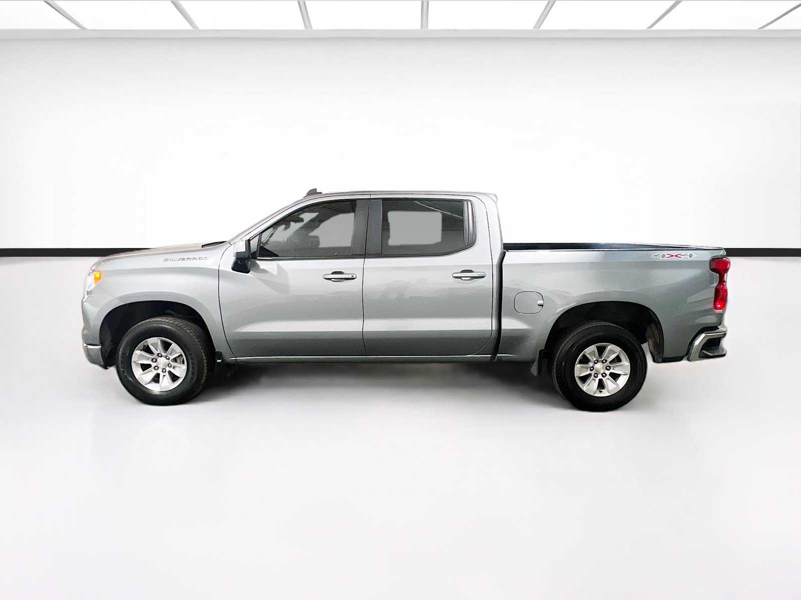 Used 2024 Chevrolet Silverado 1500 LT w/ Safety Package AWD/4WD image 22