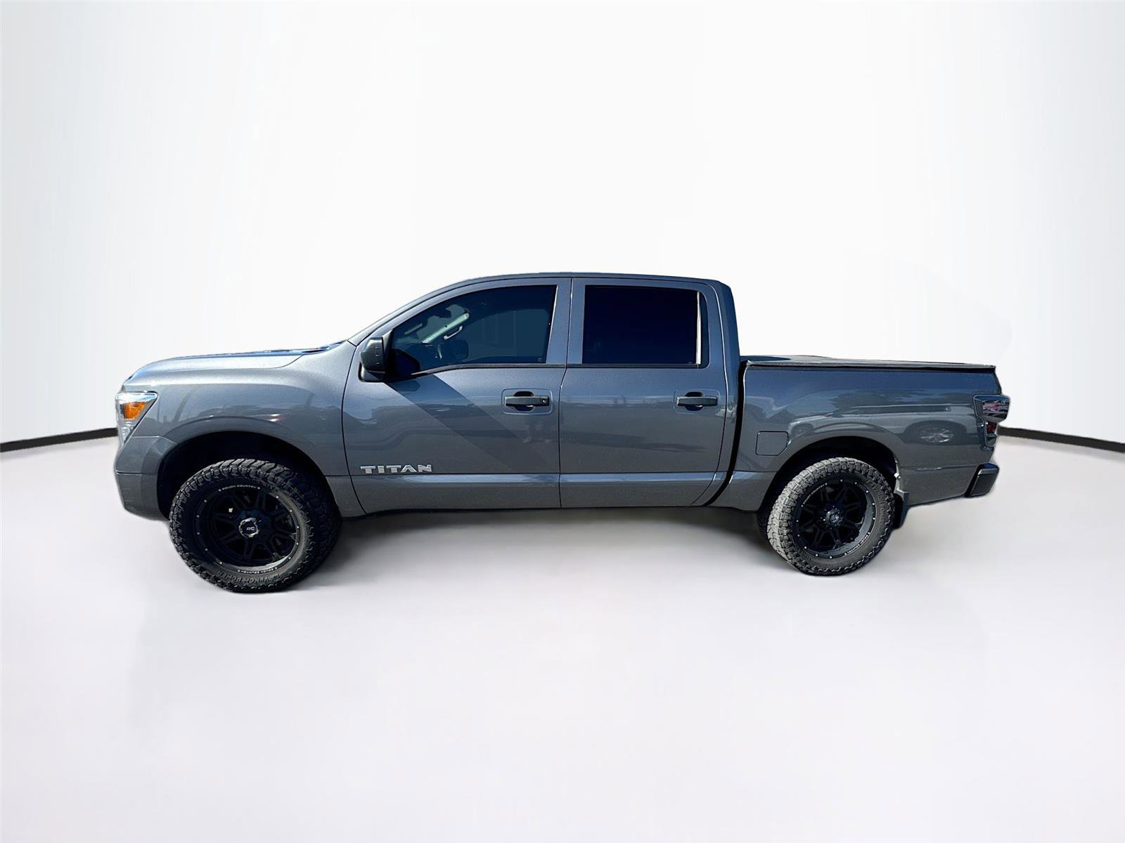 Used 2021 Nissan Titan S w/ S Utility Package image 2