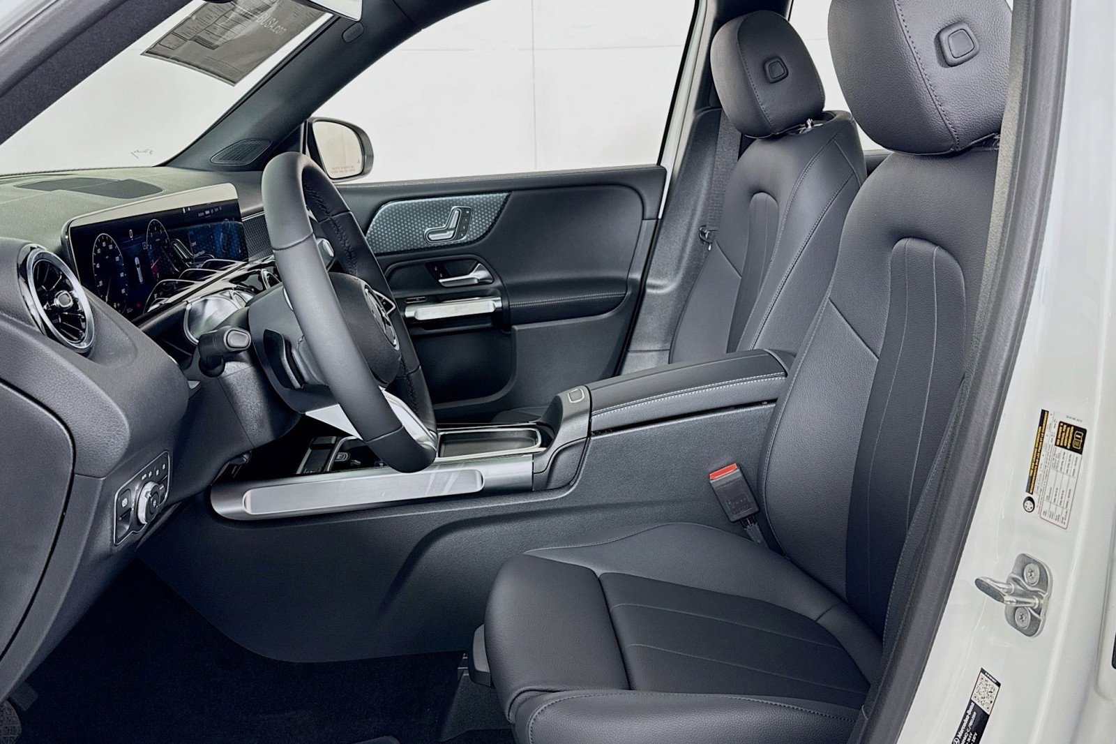 New 2026 Mercedes-Benz GLB 250 image 16