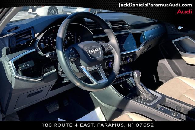 Used 2023 Audi Q3 2.0T Premium w/ Convenience Package image 11