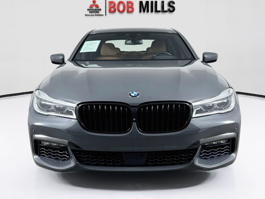 Used 2018 BMW 750i xDrive AWD/4WD image 2