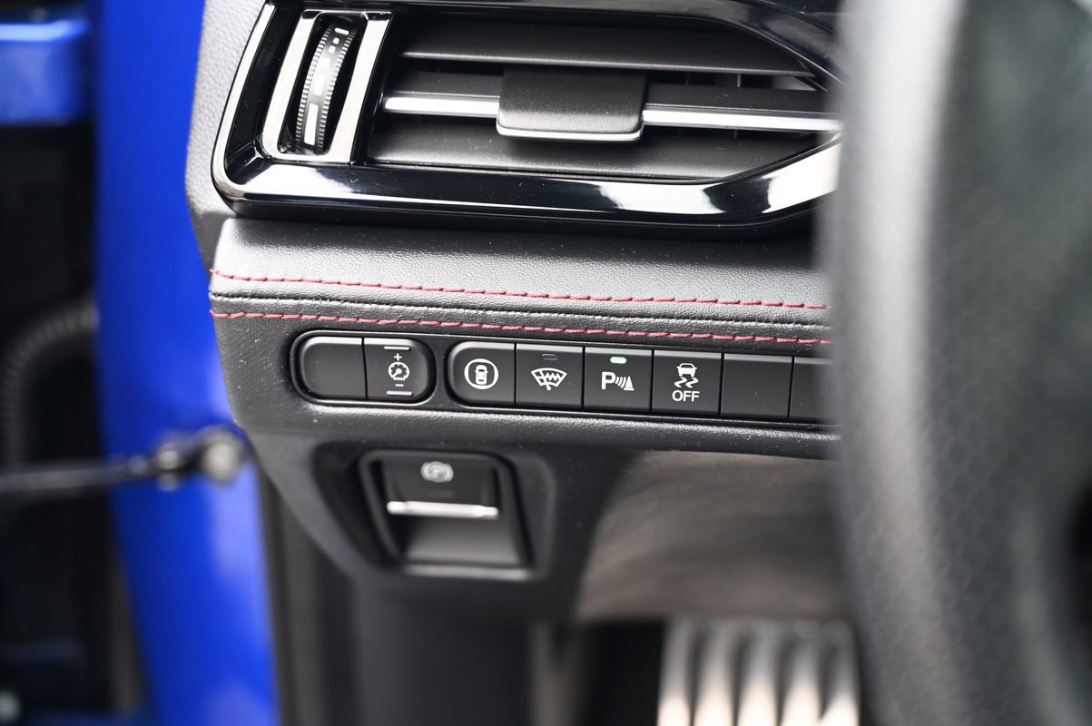 Used 2023 Acura MDX A-Spec image 25