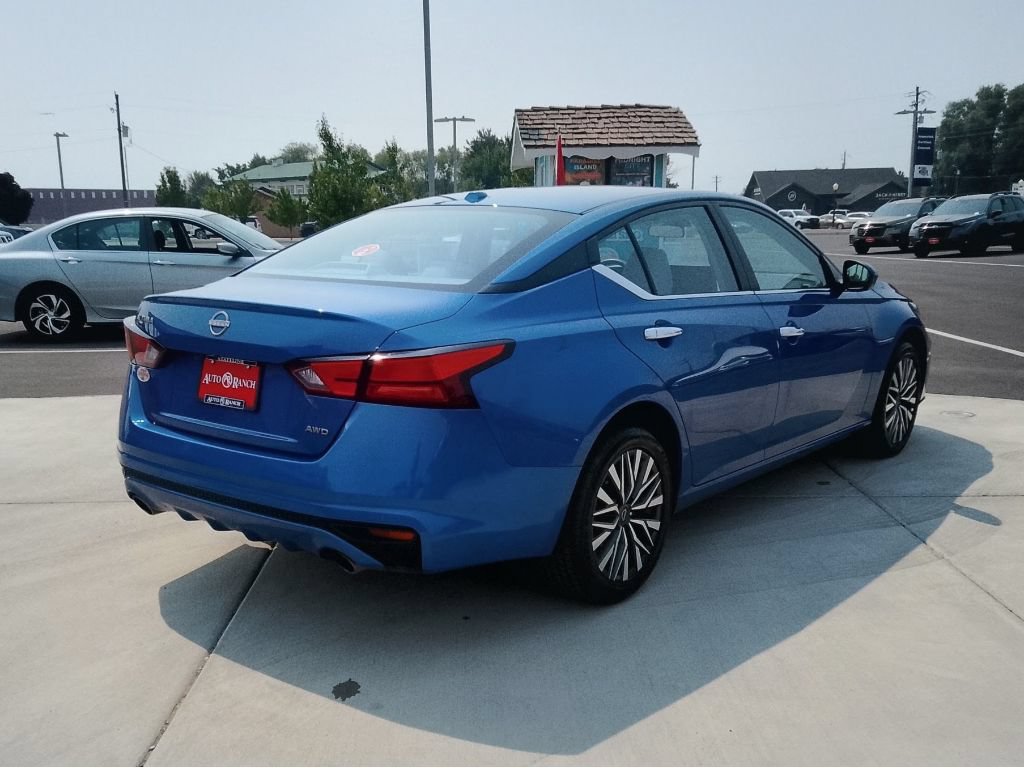 Used 2025 Nissan Altima 2.5 SV w/ SV Premium Package AWD/4WD image 3