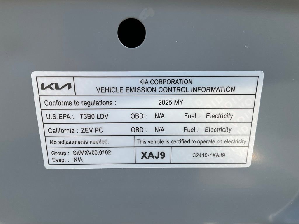 Used 2025 Kia EV6 Light image 13