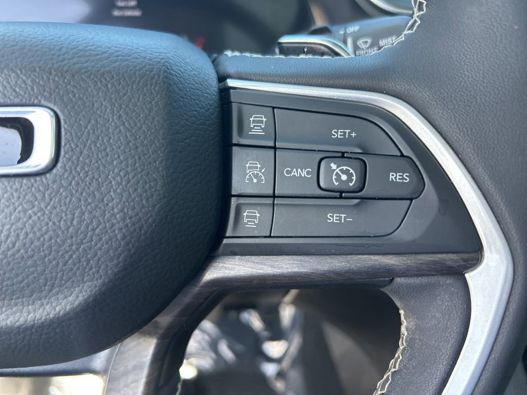 Certified 2023 Jeep Grand Cherokee Limited w/ Luxury Tech Group II image 48