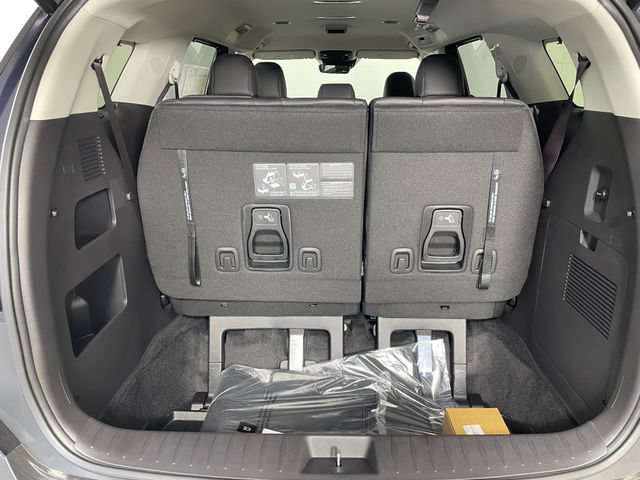 New 2026 Kia Carnival EX FWD image 15