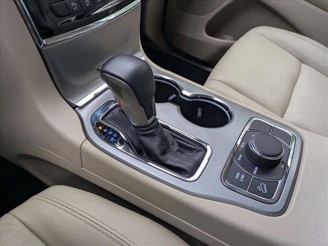 Used 2020 Jeep Grand Cherokee Limited AWD/4WD image 12