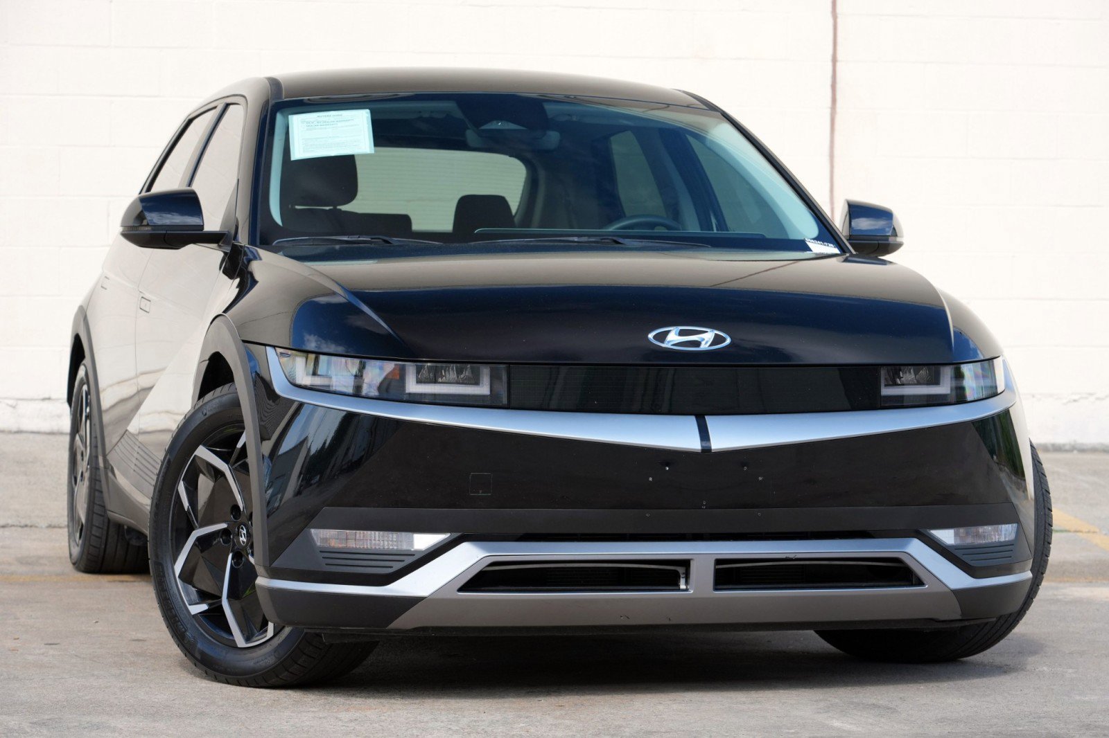 Used 2022 Hyundai Ioniq 5 SE w/ Cargo Package RWD image 2