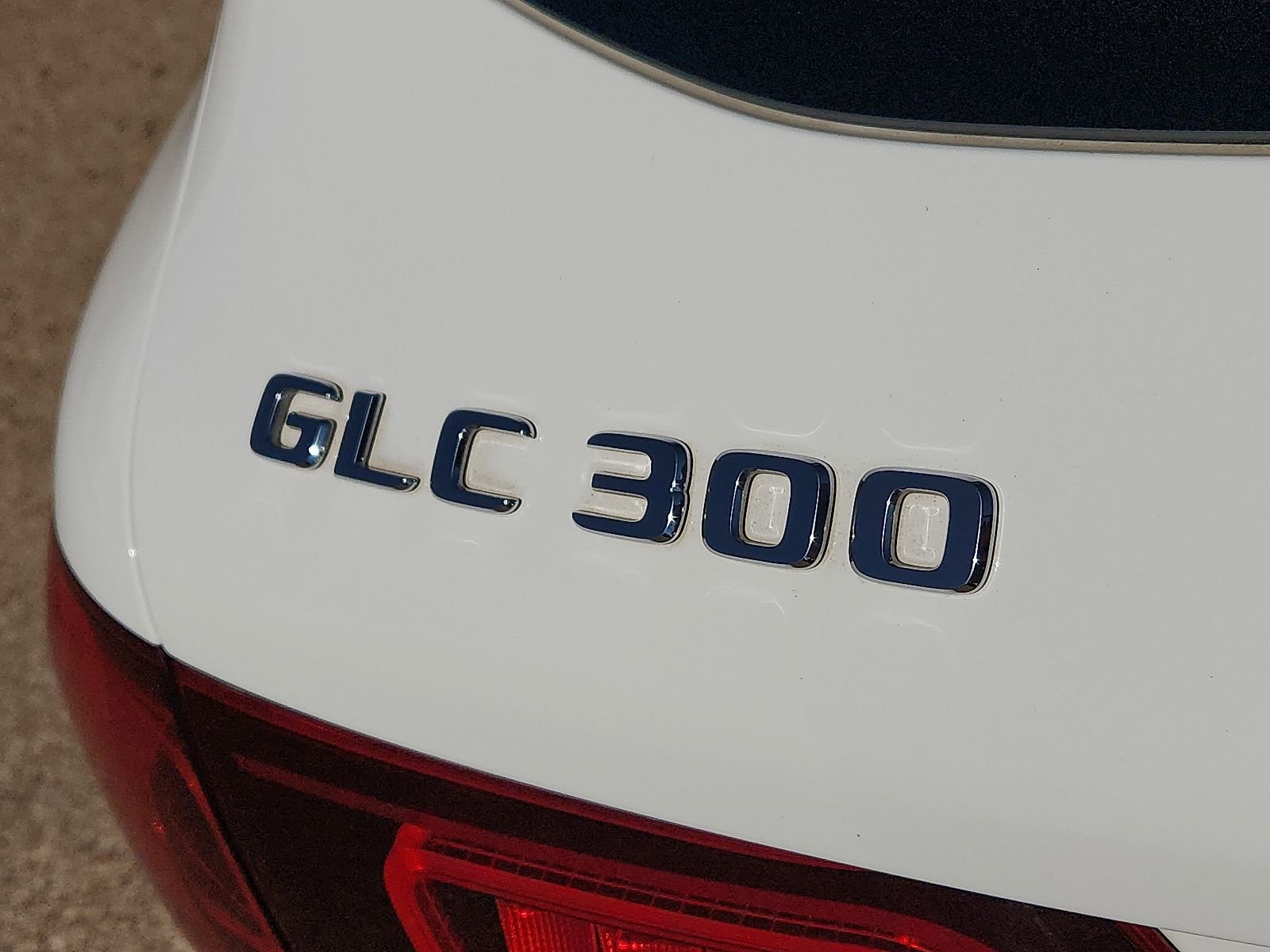 Used 2022 Mercedes-Benz GLC 300 image 8