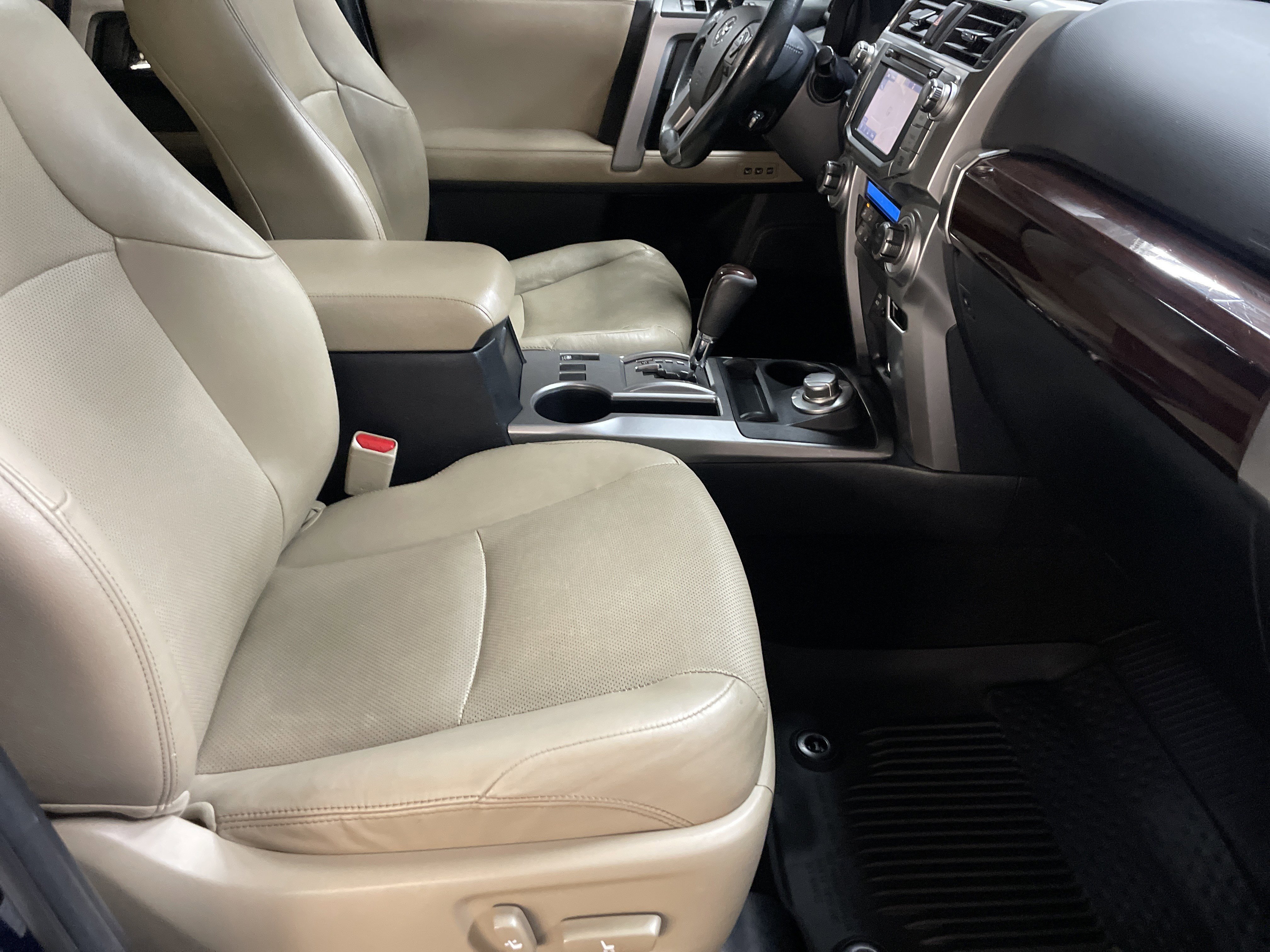 Used 2016 Toyota 4Runner Limited AWD/4WD image 35