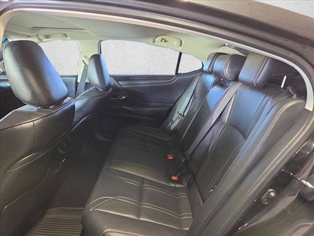 Used 2024 Lexus ES 300h w/ Accessory Package (Z2) FWD image 17