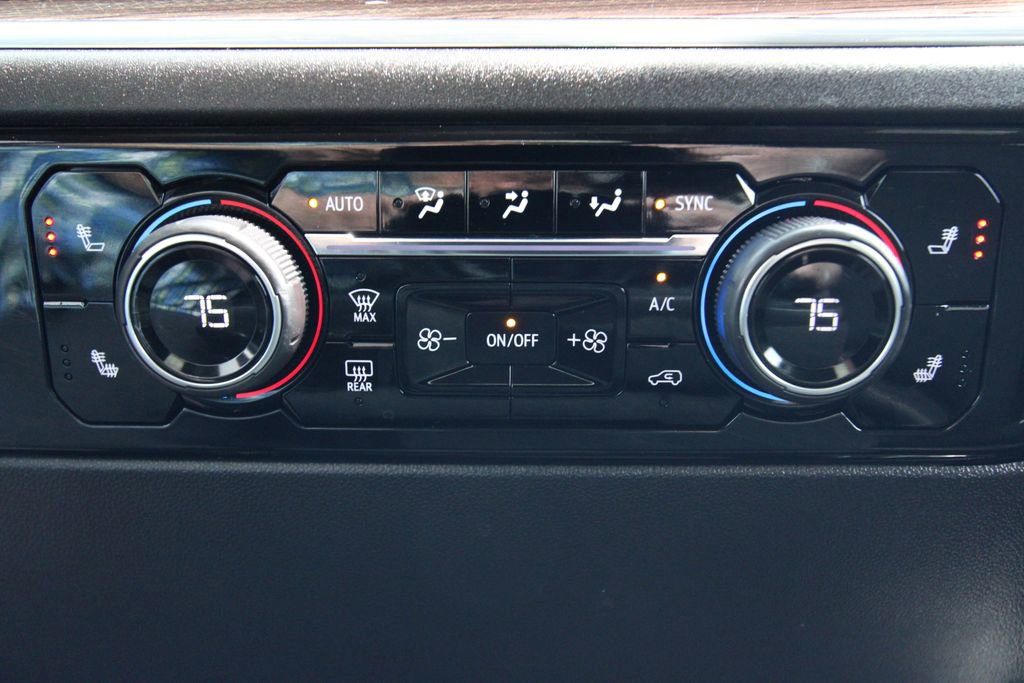 Used 2023 Chevrolet Silverado 1500 LT image 27