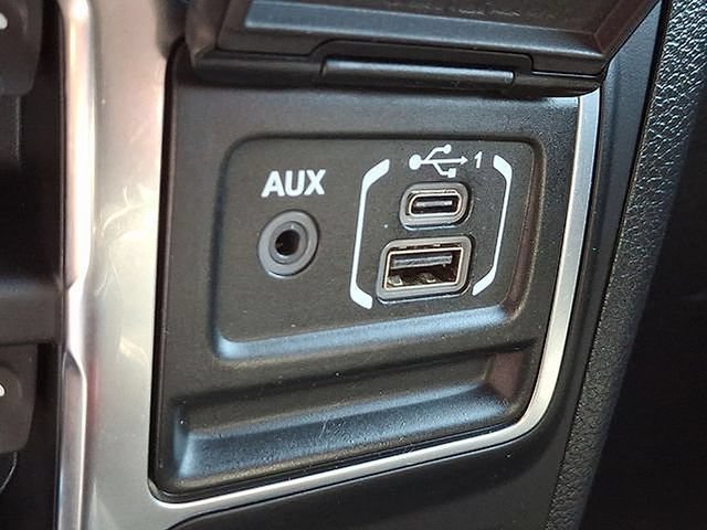 Used 2021 Jeep Wrangler Unlimited Sahara AWD/4WD image 29