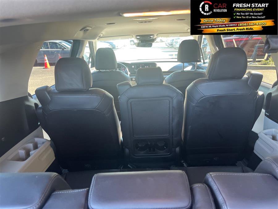 Used 2024 Kia Carnival LX image 14