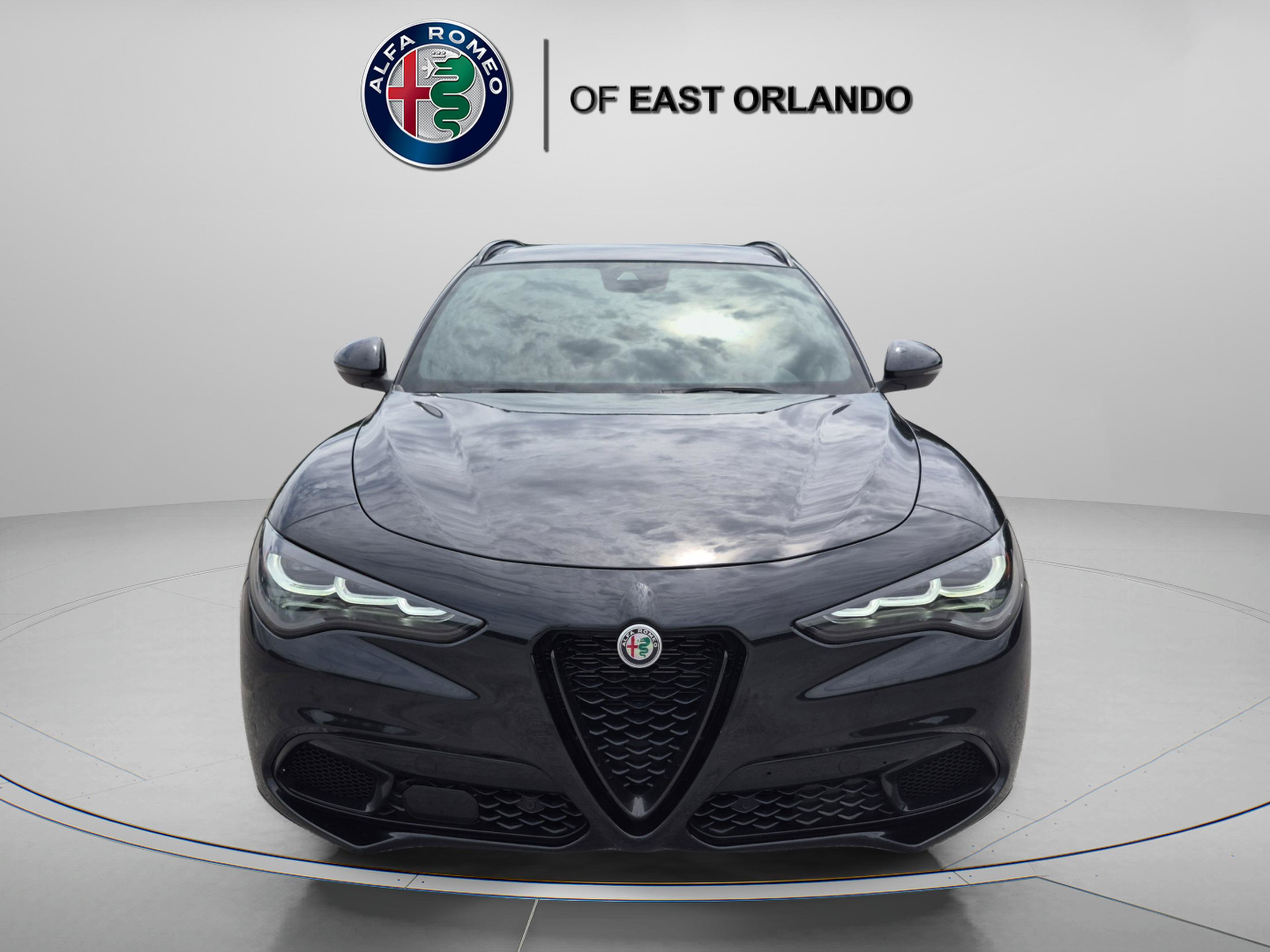 Used 2024 Alfa Romeo Stelvio Veloce AWD/4WD image 2