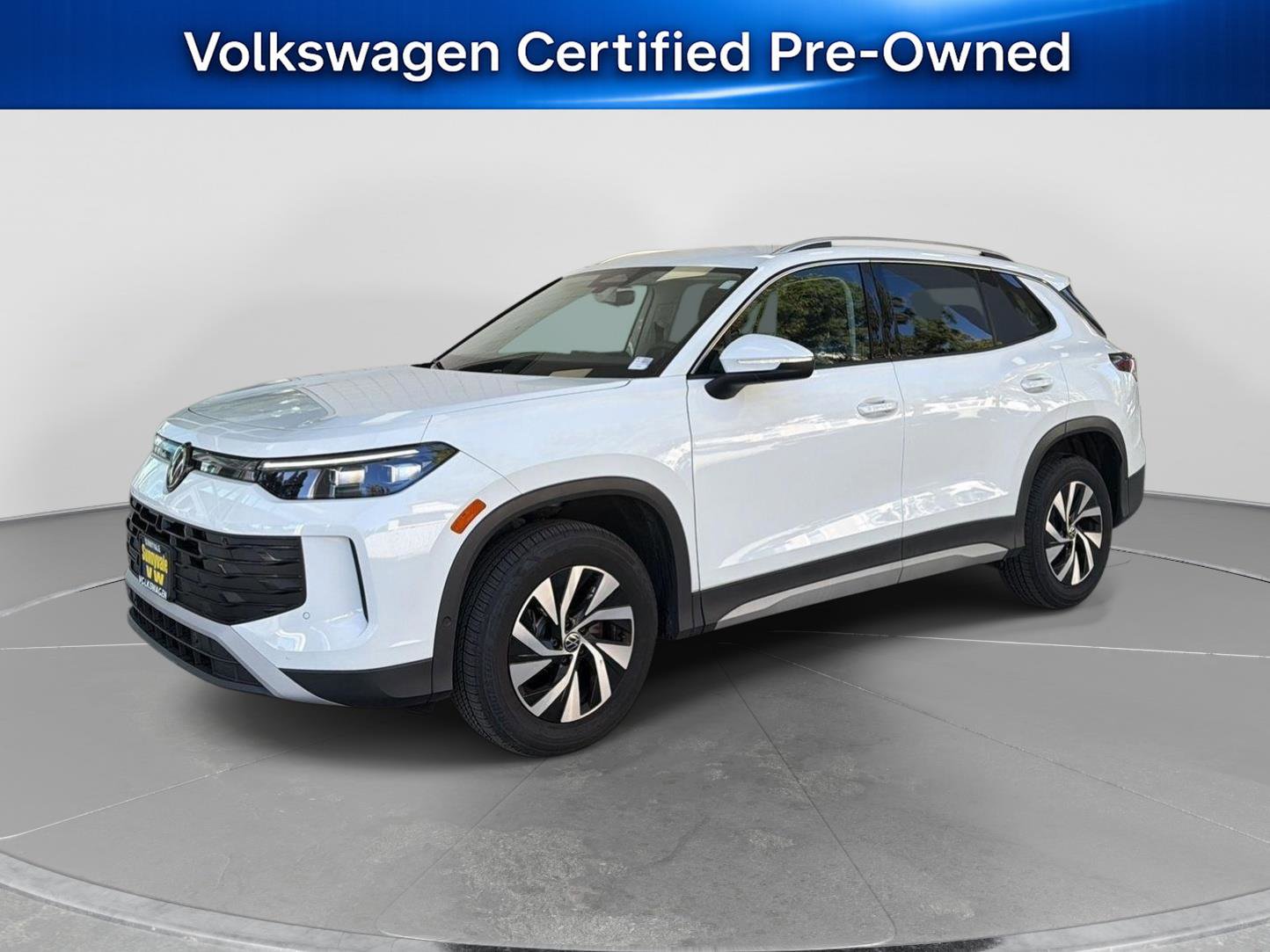 Used 2025 Volkswagen Tiguan S image 1