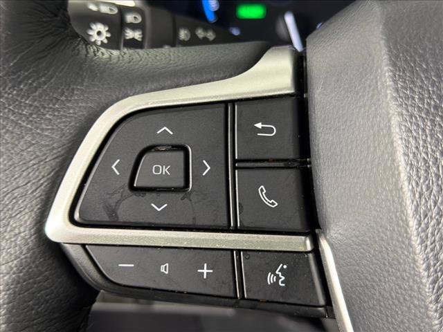 Used 2025 Toyota Sienna XLE w/ XLE Plus Package FWD image 24