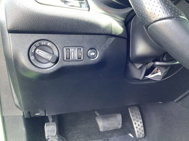 Used 2023 Dodge Challenger SXT w/ Blacktop Package image 14