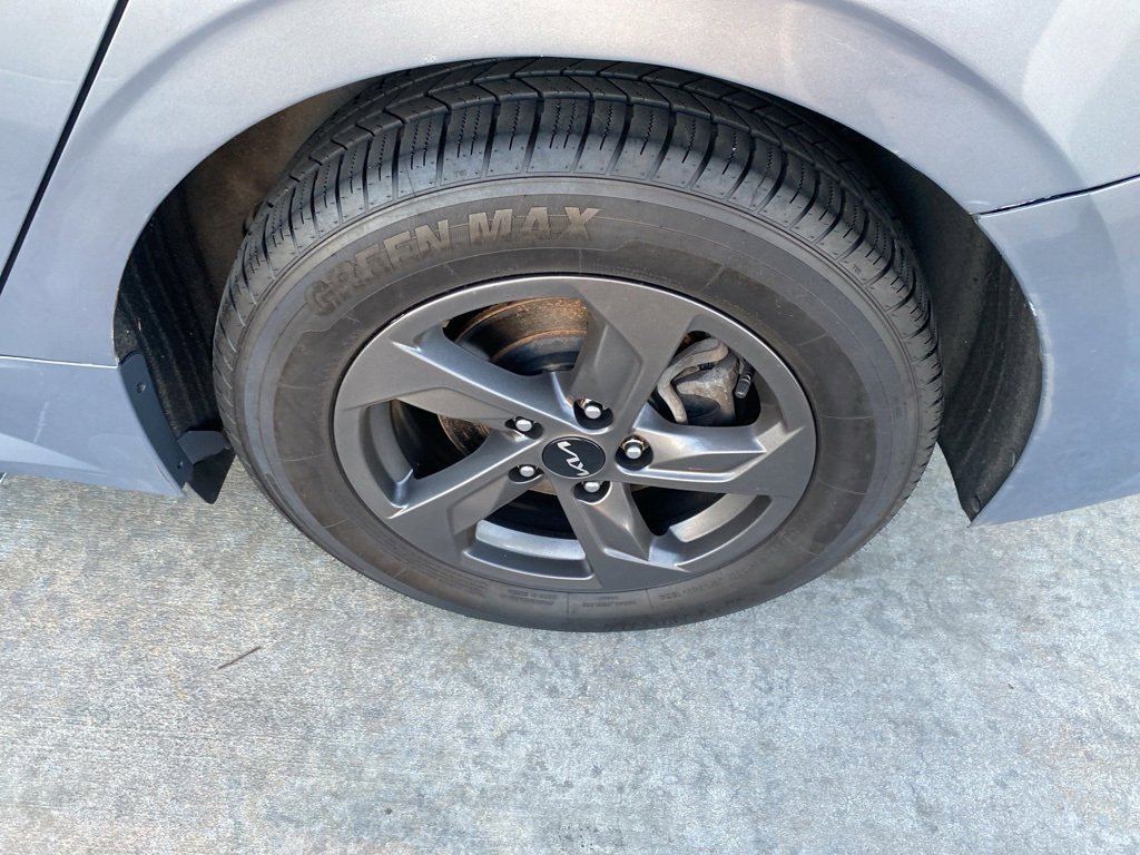 Used 2022 Kia K5 LXS image 7