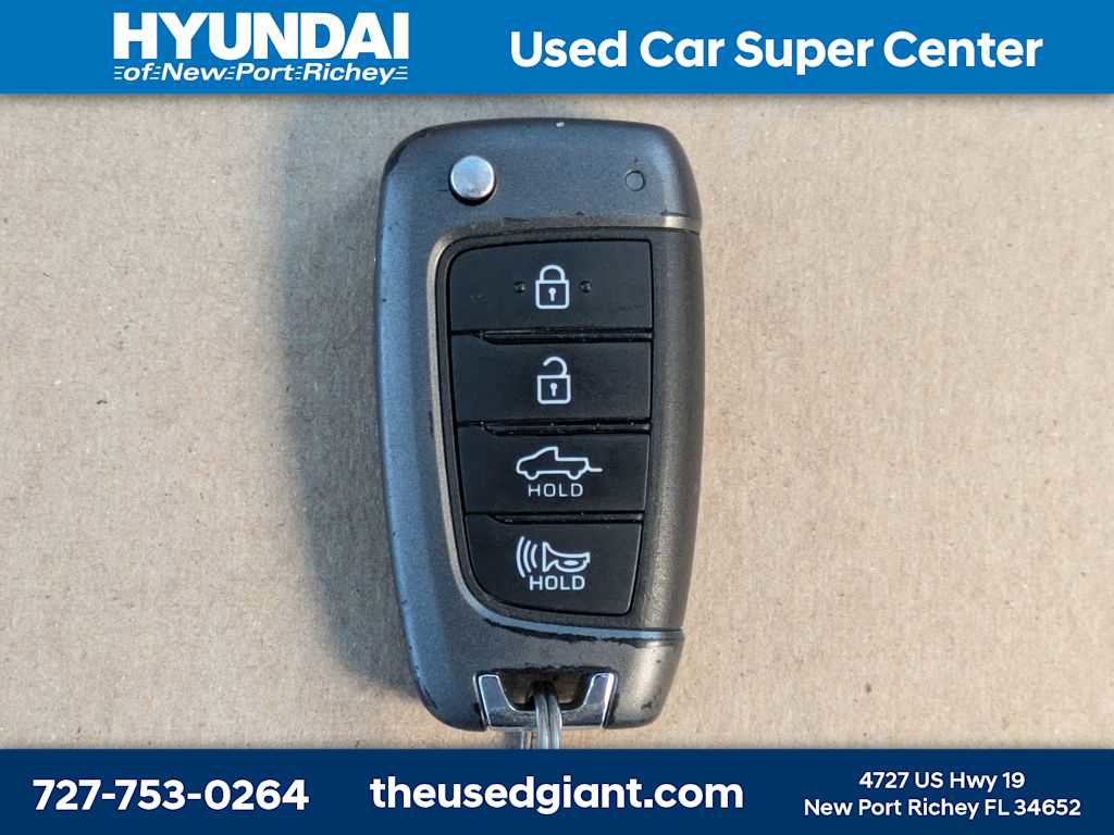 Used 2023 Hyundai Santa Cruz SE AWD/4WD image 31