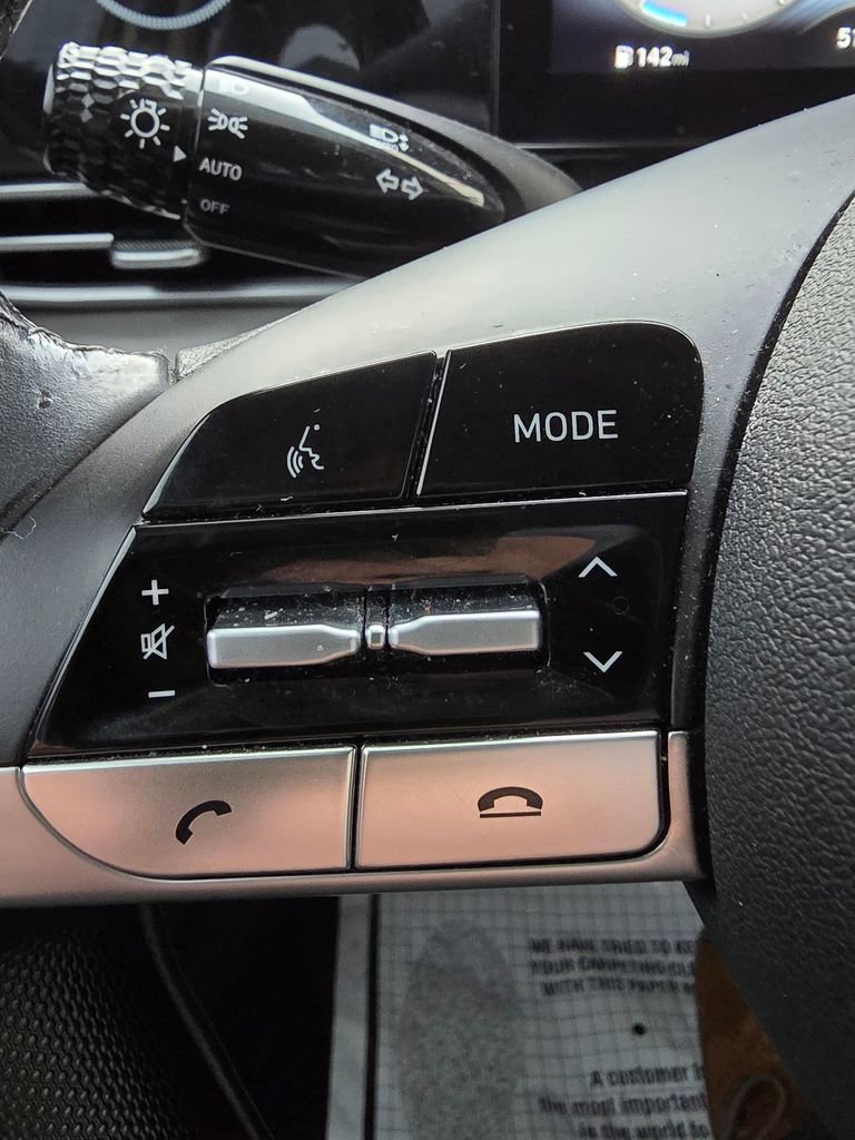 Used 2021 Hyundai Elantra Limited image 28