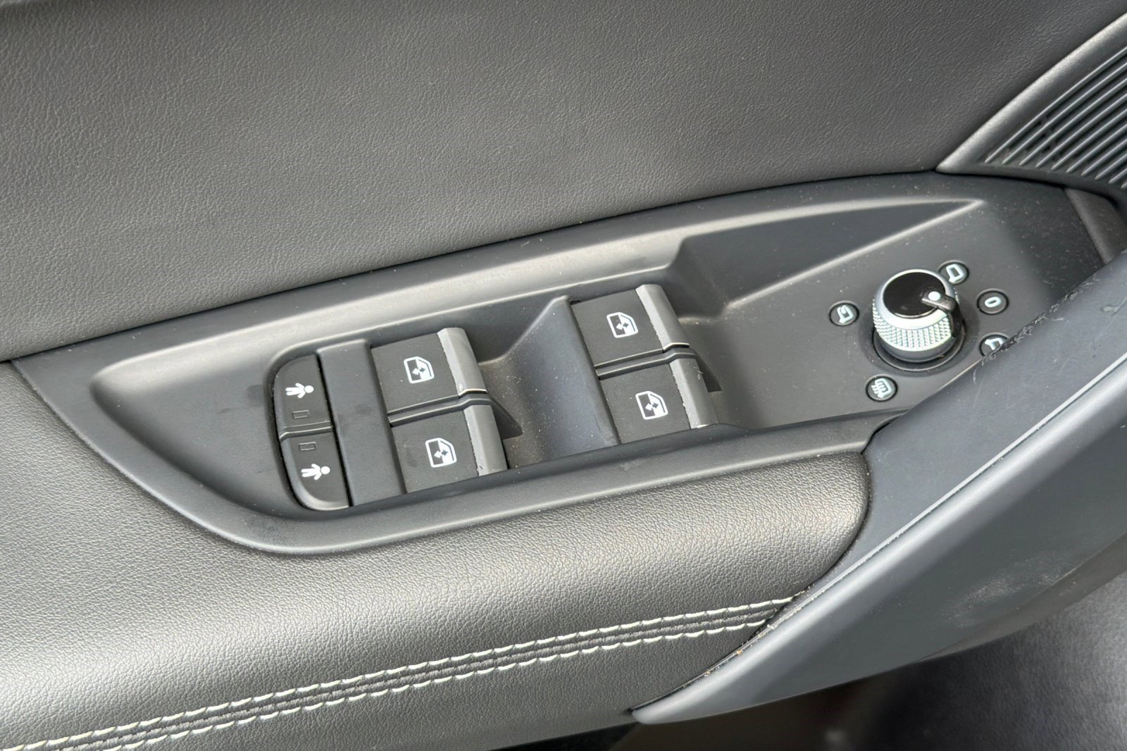 Used 2021 Audi Q5 Prestige w/ Prestige Package image 13