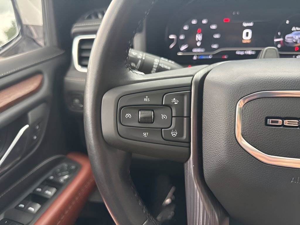 Used 2023 GMC Yukon XL Denali Ultimate w/ LPO, Floor Liner Package AWD/4WD image 29