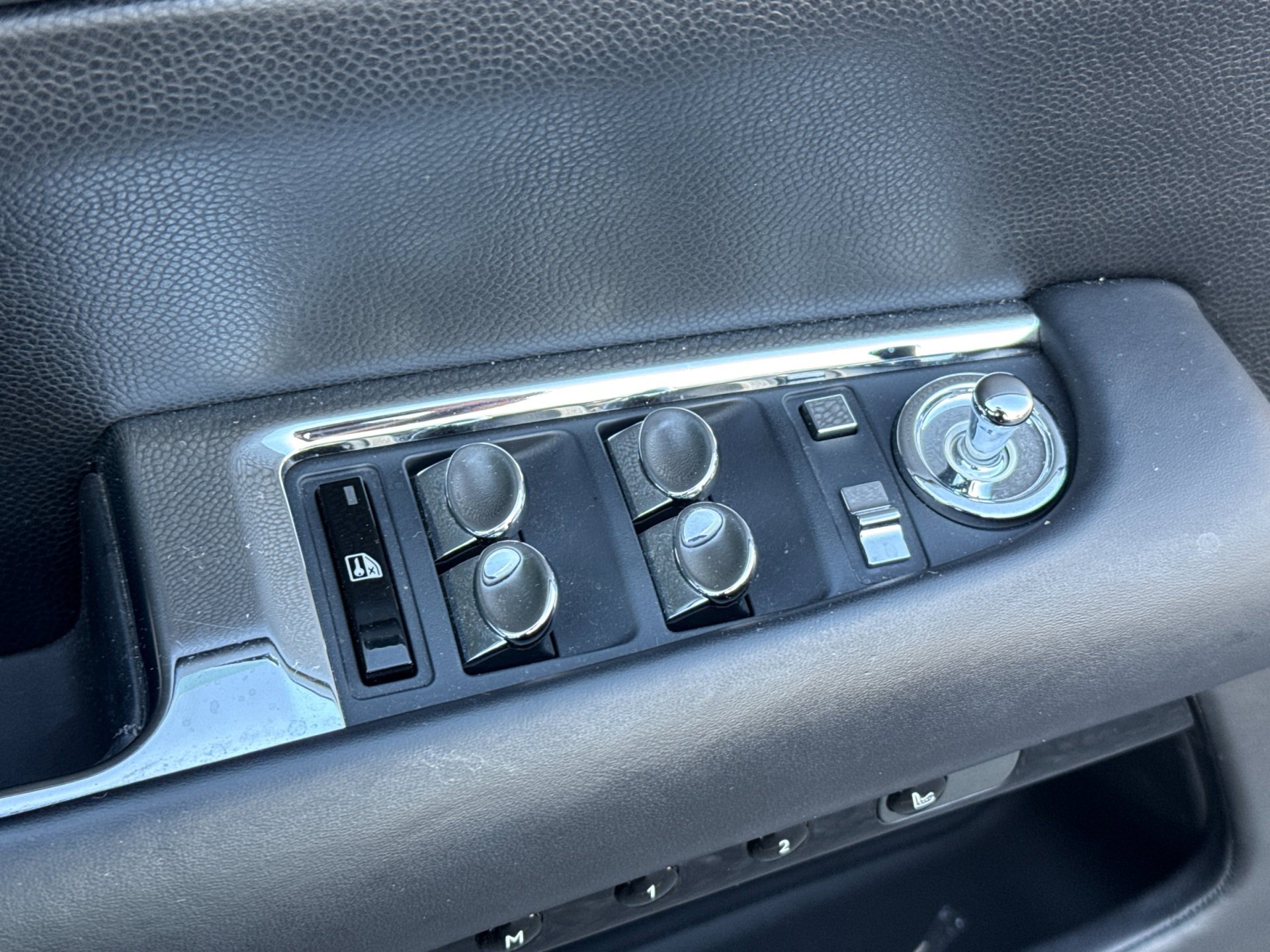 Used 2020 Rolls-Royce Dawn image 12