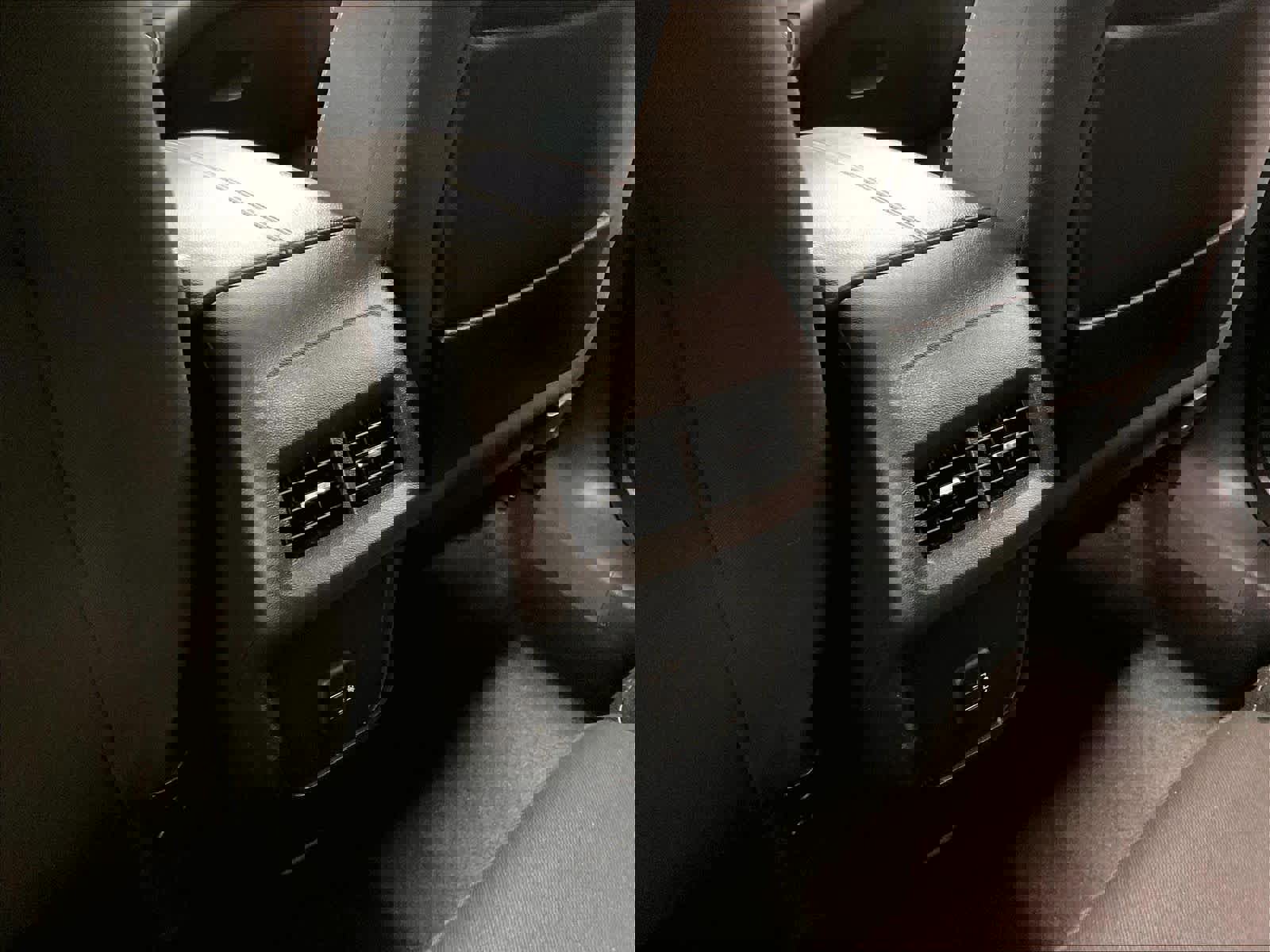 Used 2023 GMC Terrain SLE w/ Driver Convenience Package image 29