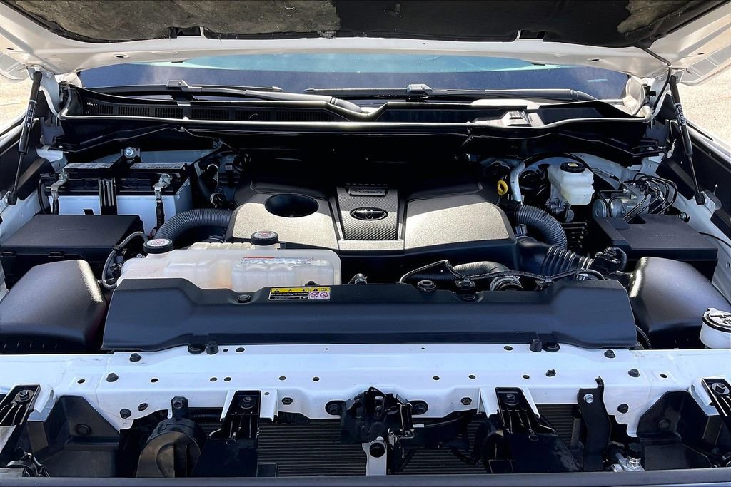 Used 2022 Toyota Tundra Platinum image 31