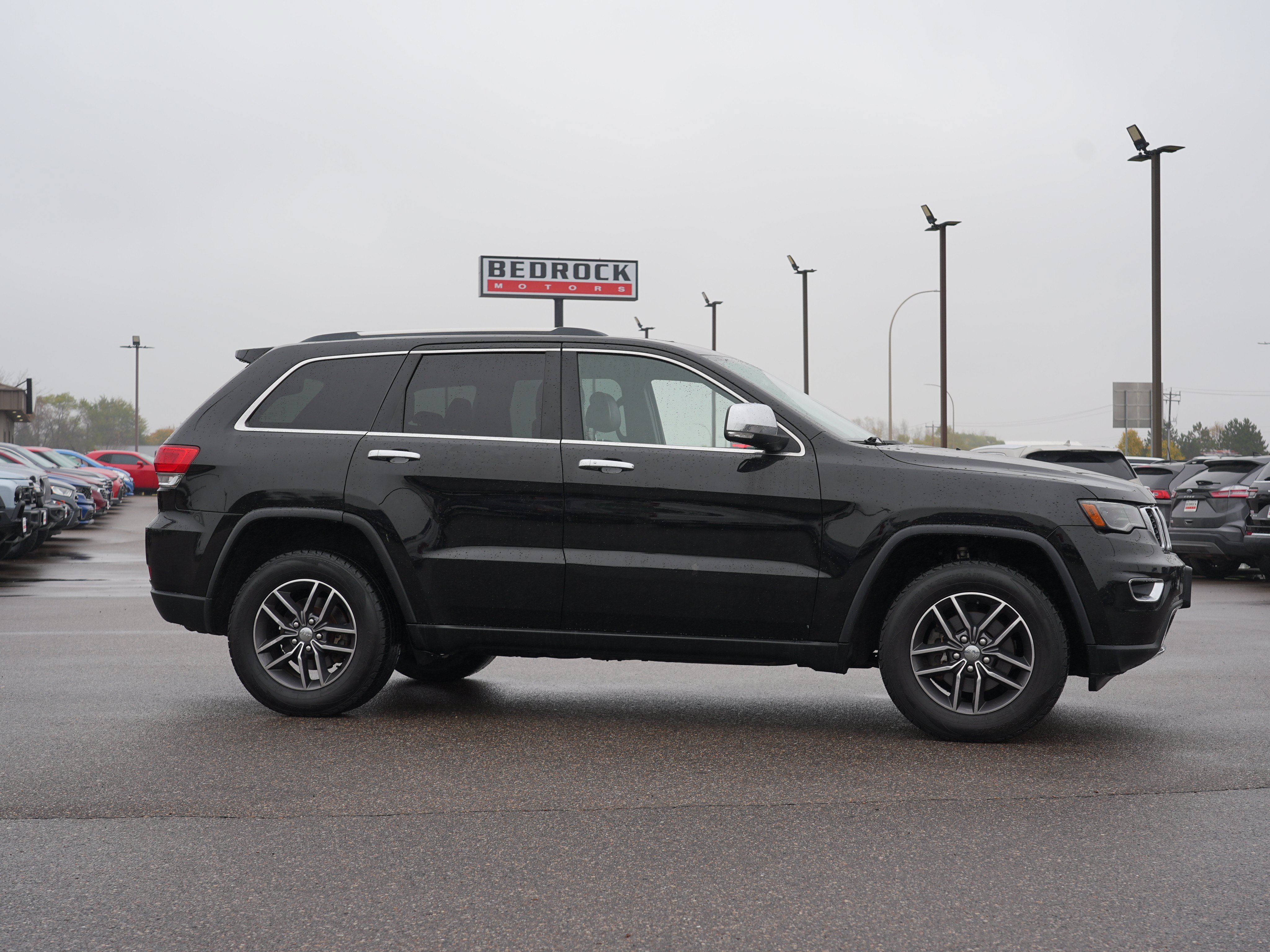 Used 2017 Jeep Grand Cherokee Limited w/ Luxury Group II AWD/4WD image 2