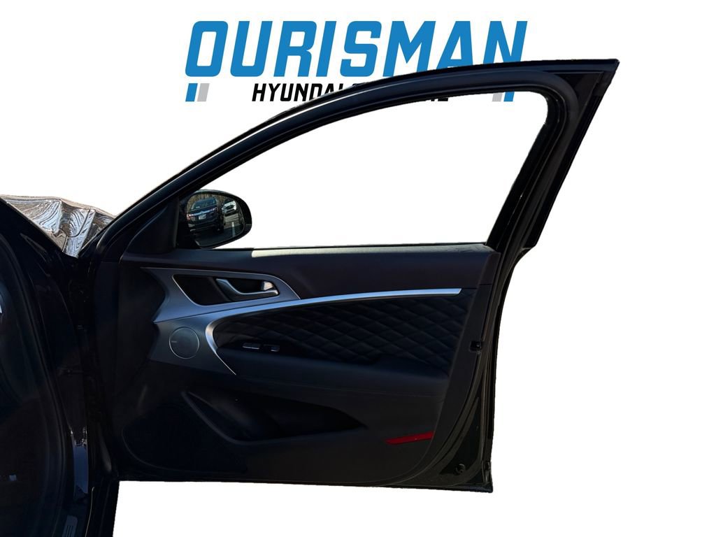 Used 2019 Genesis G70 2.0T Advanced w/ Dynamic Package image 16