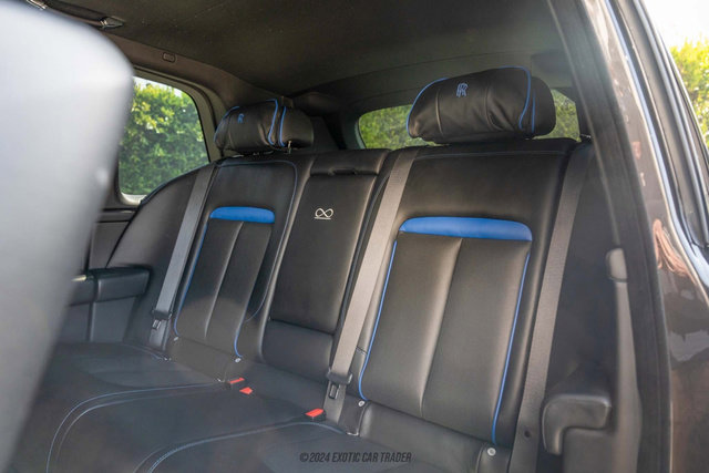 Used 2020 Rolls-Royce Cullinan Black Badge image 37