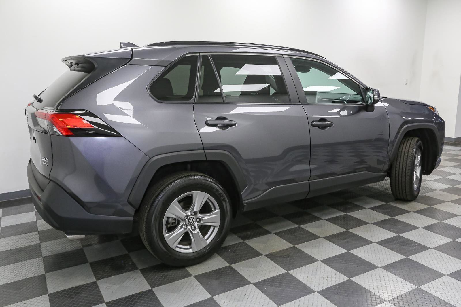 Used 2024 Toyota RAV4 XLE w/ Convenience Package image 8