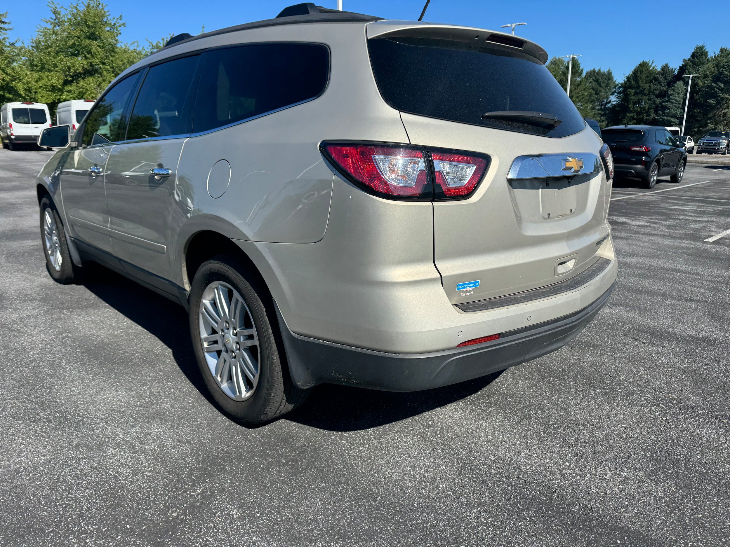 Used 2014 Chevrolet Traverse LT w/ All-Star Edition FWD image 3